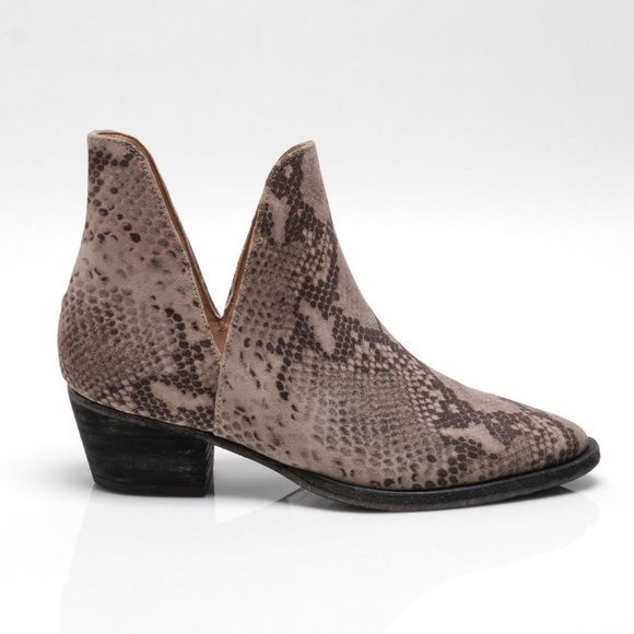 FREE PEOPLE- Leather Charm Double V Boot Snake Print, NEW - Picture 3 of 7